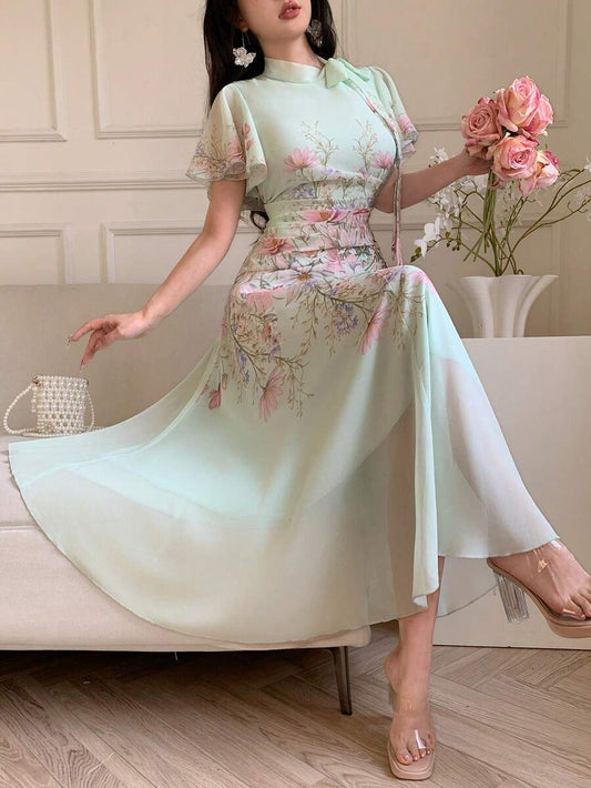 SHEIN Modelyn فستان بطبعة زهور بربطة خصر
