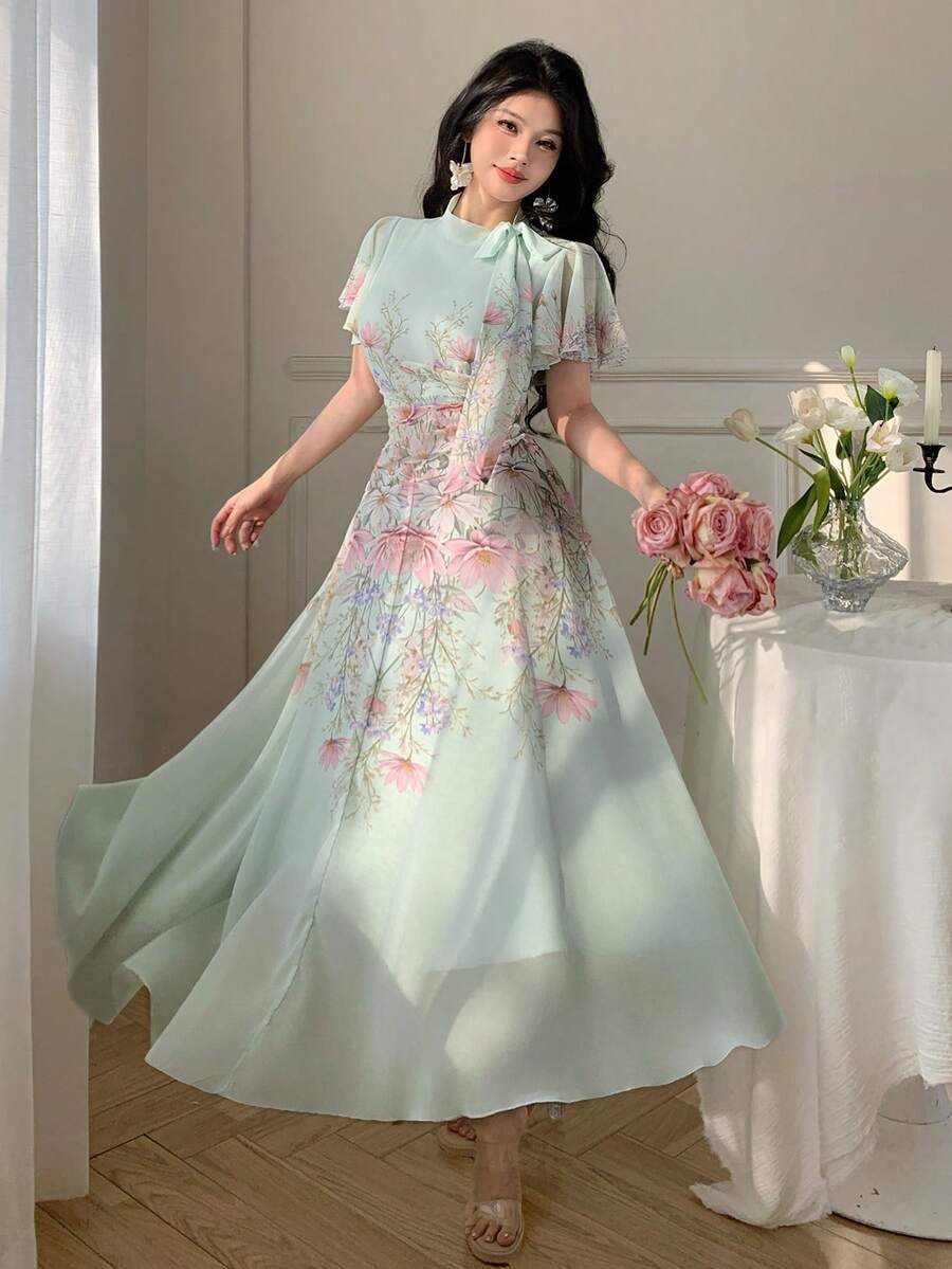 SHEIN Modelyn فستان بطبعة زهور بربطة خصر