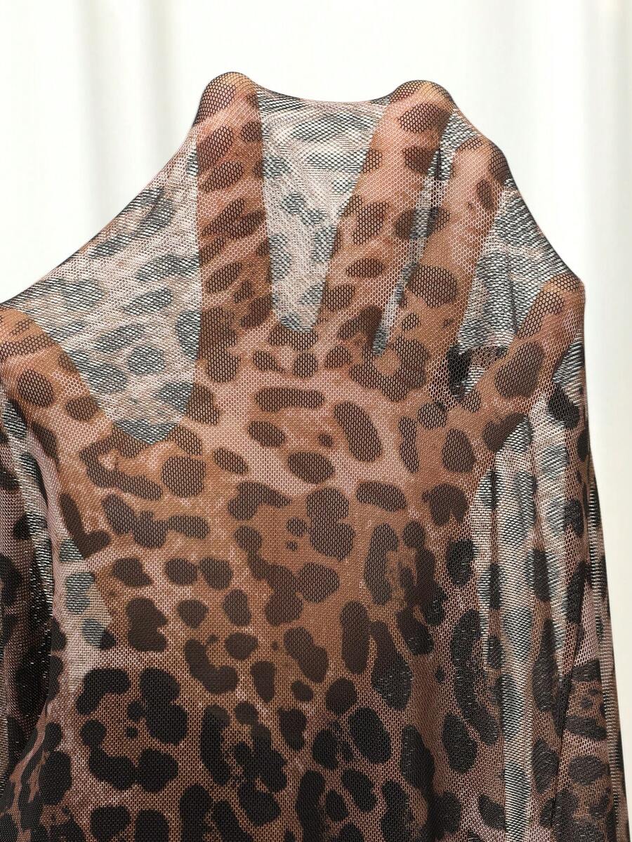 SHEIN Modelyn فستان للمقاسات الكبيرة بطبعة نمر مع كشكشة بالذيل