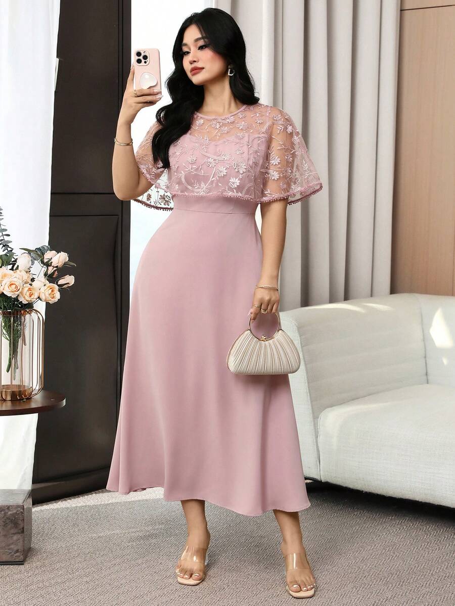 SHEIN Modelyn فستان وردي للمقاسات كبيرة بتطريز زهري وخصر مشدود