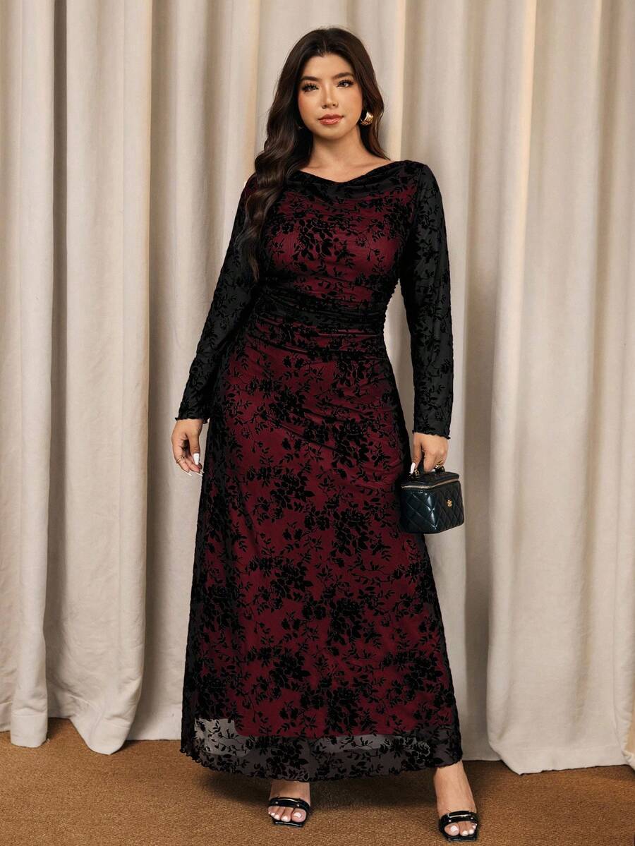 SHEIN Elaquor فستان للمقاسات الكبيرة بشبكة مخملية مطبوع بالزهور