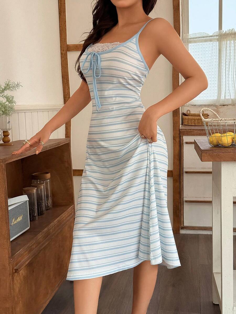 SHEIN قميص نوم بتصميم مخطط بتريم كشكش
