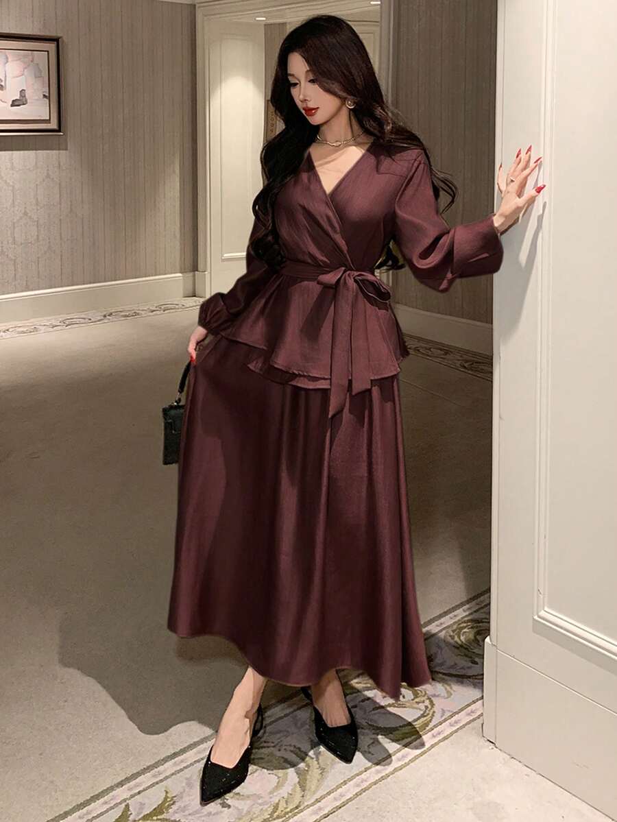 SHEIN DAZY طقم نسائي أنيق من قطعتين ببلوزة لف وتنورة طويلة