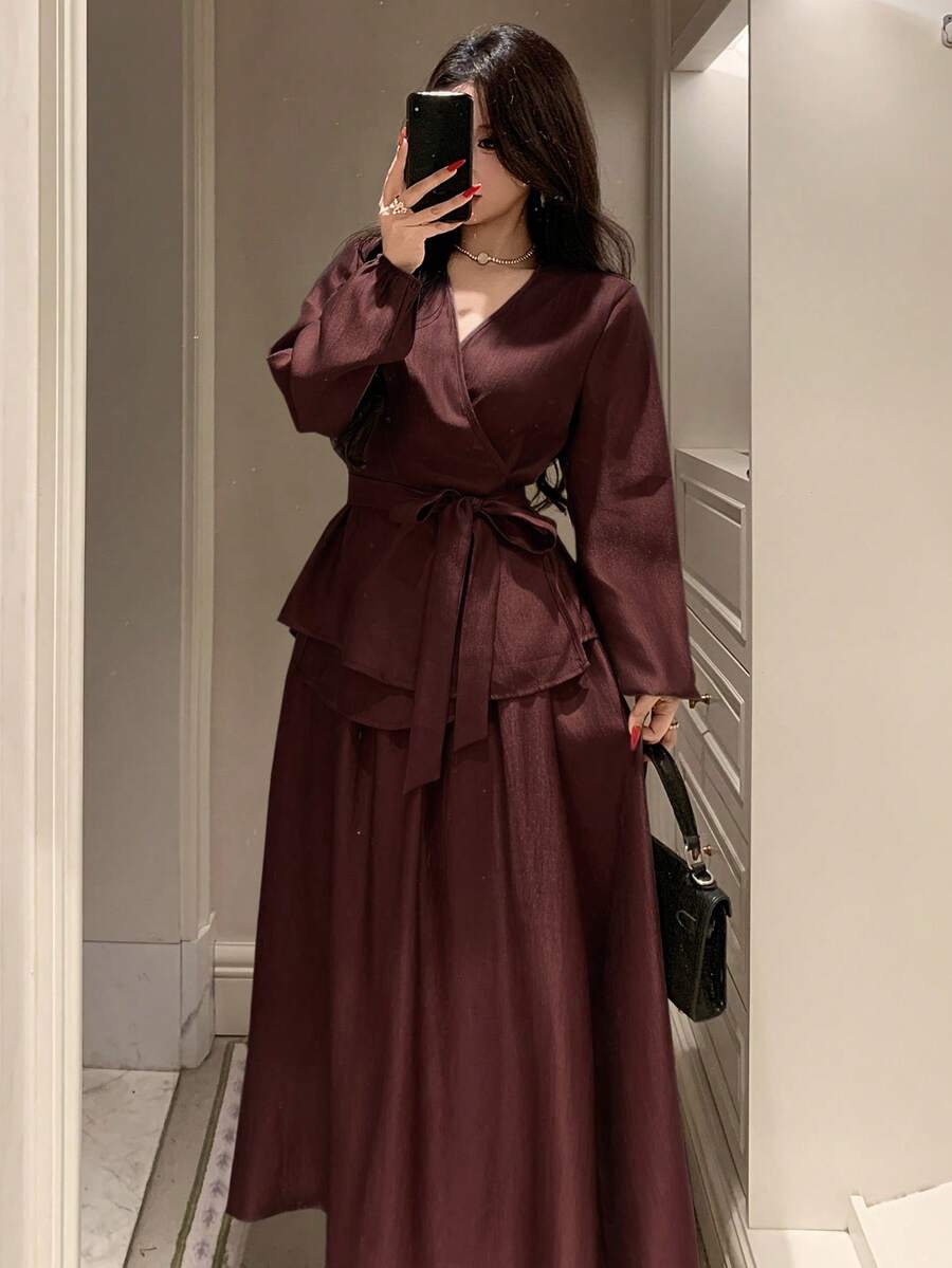 SHEIN DAZY طقم نسائي أنيق من قطعتين ببلوزة لف وتنورة طويلة
