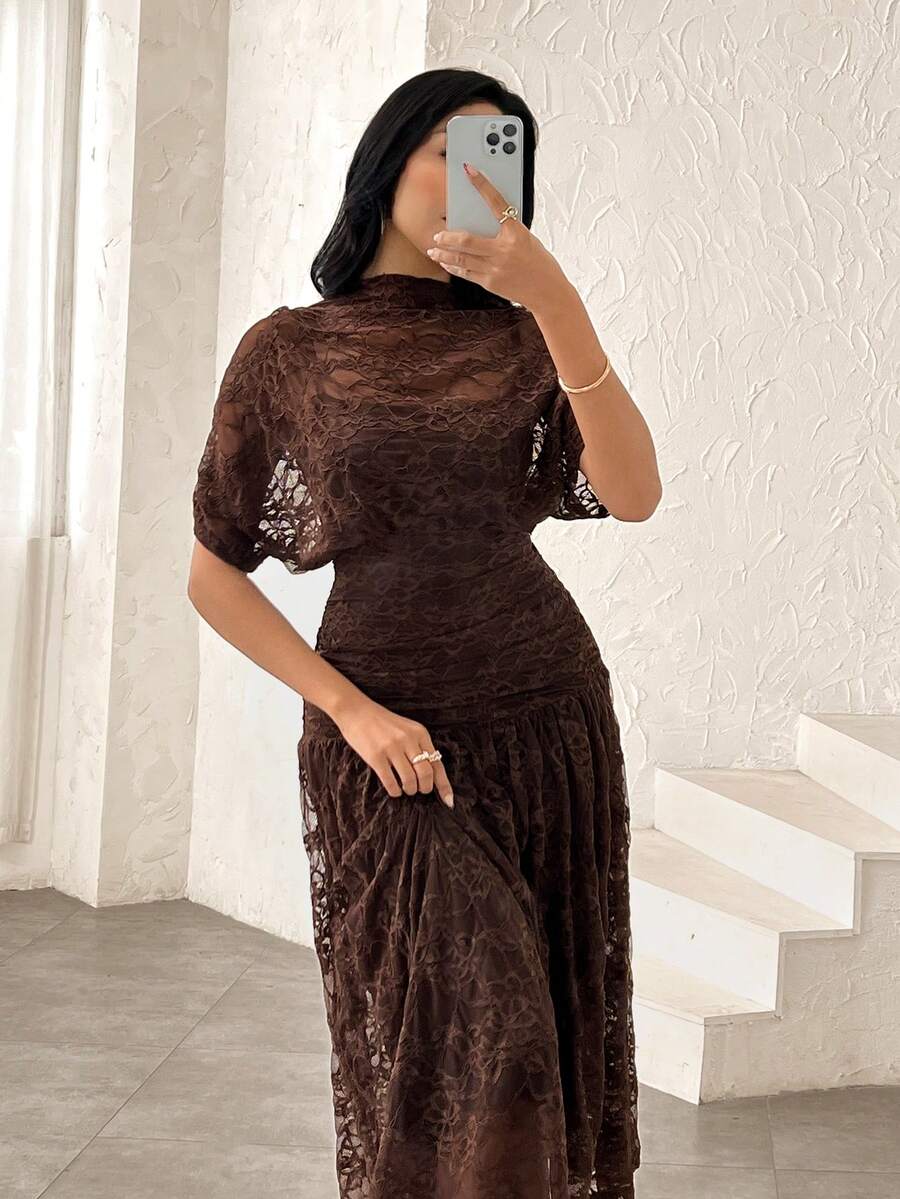 SHEIN Modelyn فستان متوسط الطول بياقة قارب مكشكش الخصر