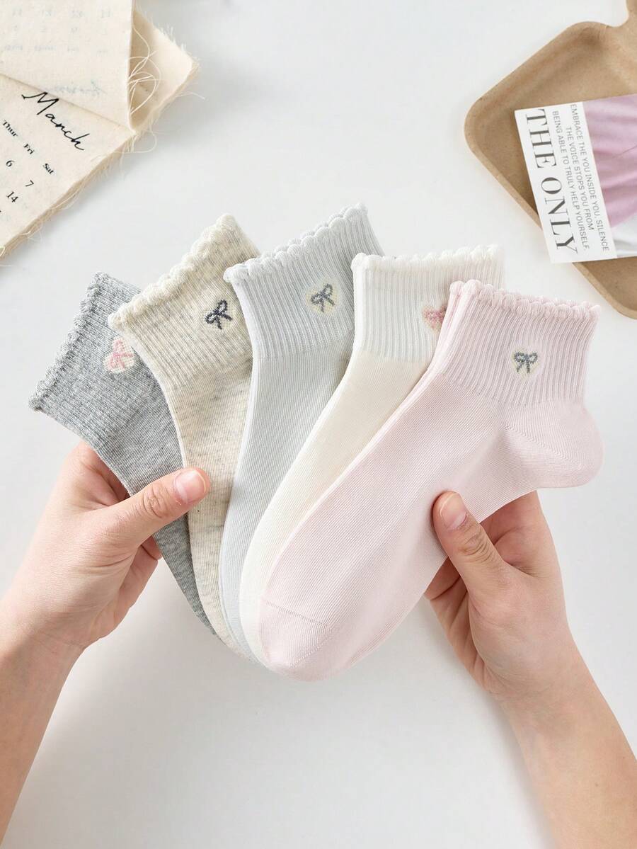 SHEIN جوارب كاحلية بنقشة قلب وفيونكة قابلة للتنفس للنساء