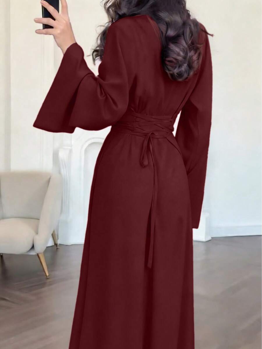 SHEIN فستان عنابي طويل بياقة عالية وأكمام واسعة وتنورة