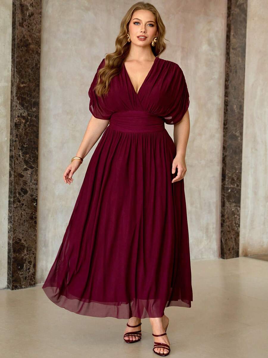 SHEIN Roveilla فستان ماكسي للمقاسات الكبيرة بأكمام قصيرة وربطات كتف