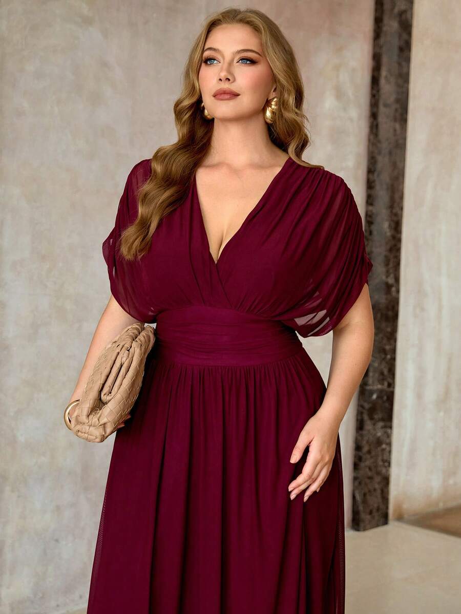 SHEIN Roveilla فستان ماكسي للمقاسات الكبيرة بأكمام قصيرة وربطات كتف
