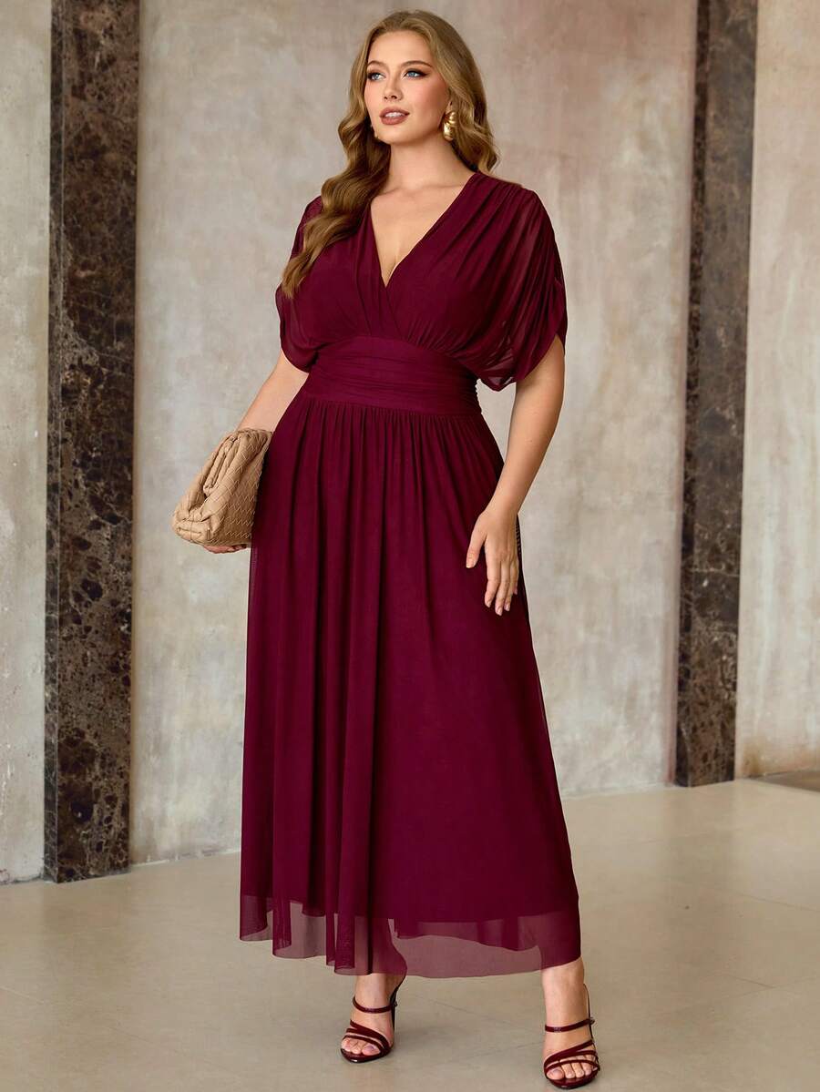 SHEIN Roveilla فستان ماكسي للمقاسات الكبيرة بأكمام قصيرة وربطات كتف