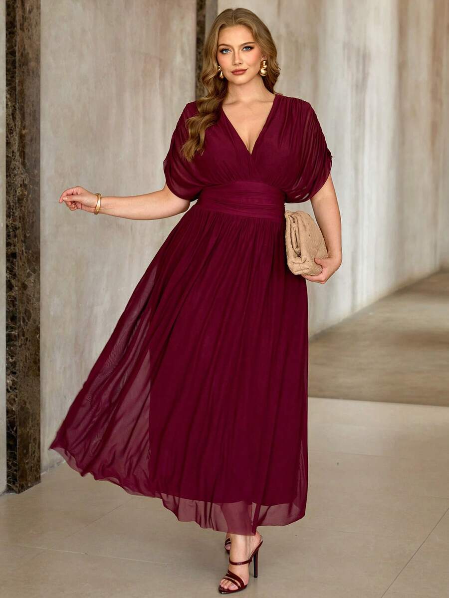 SHEIN Roveilla فستان ماكسي للمقاسات الكبيرة بأكمام قصيرة وربطات كتف
