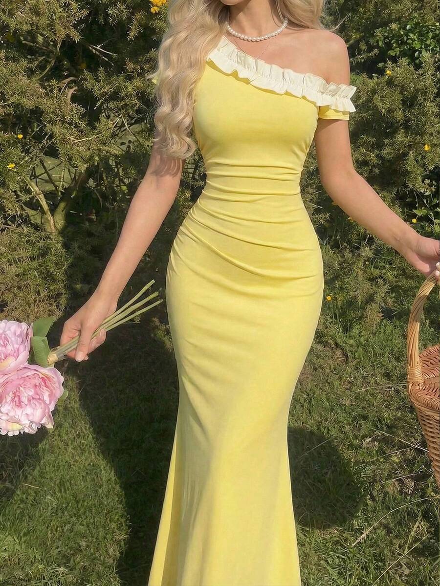 SHEIN MOD فستان أصفر طويل مطوي بكتف غير متماثل وتريم مكشكش