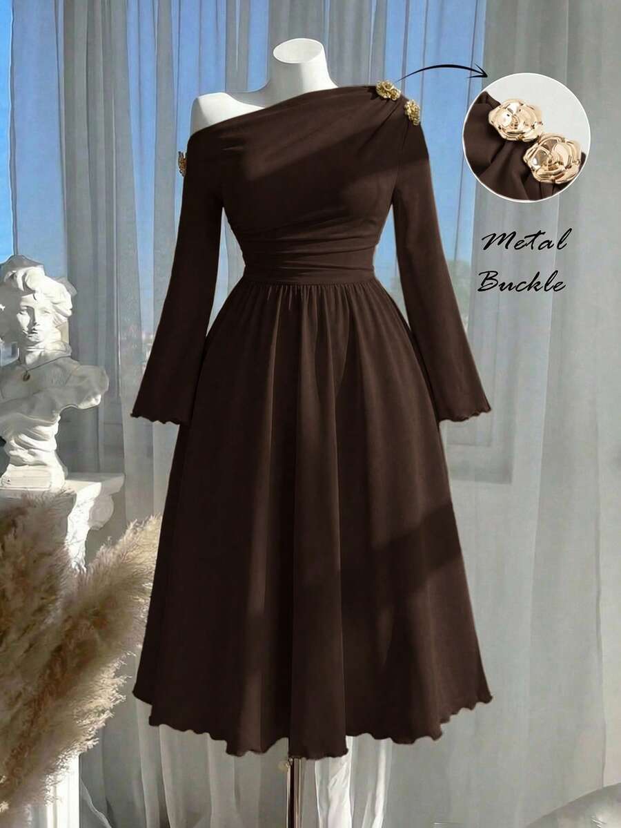 SHEIN MOD فستان ميدي بني بكتف واحد وتصميم غير متماثل أنيق
