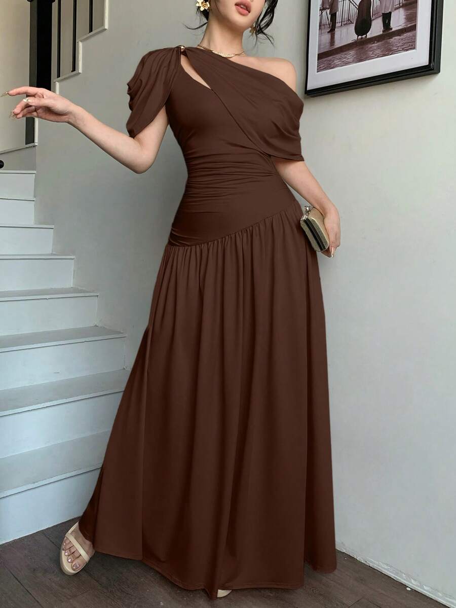 SHEIN فستان بني طويل مطوي بخصر ضيق