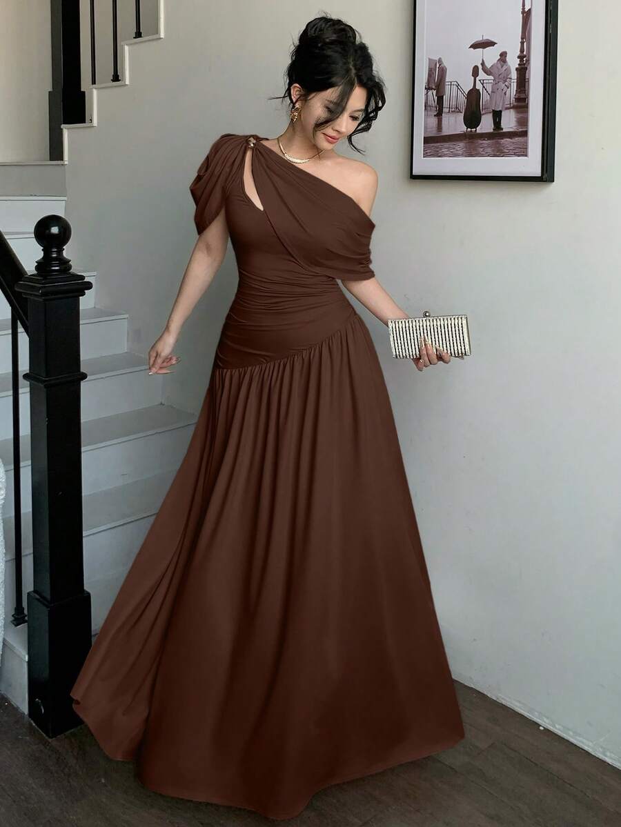 SHEIN فستان بني طويل مطوي بخصر ضيق