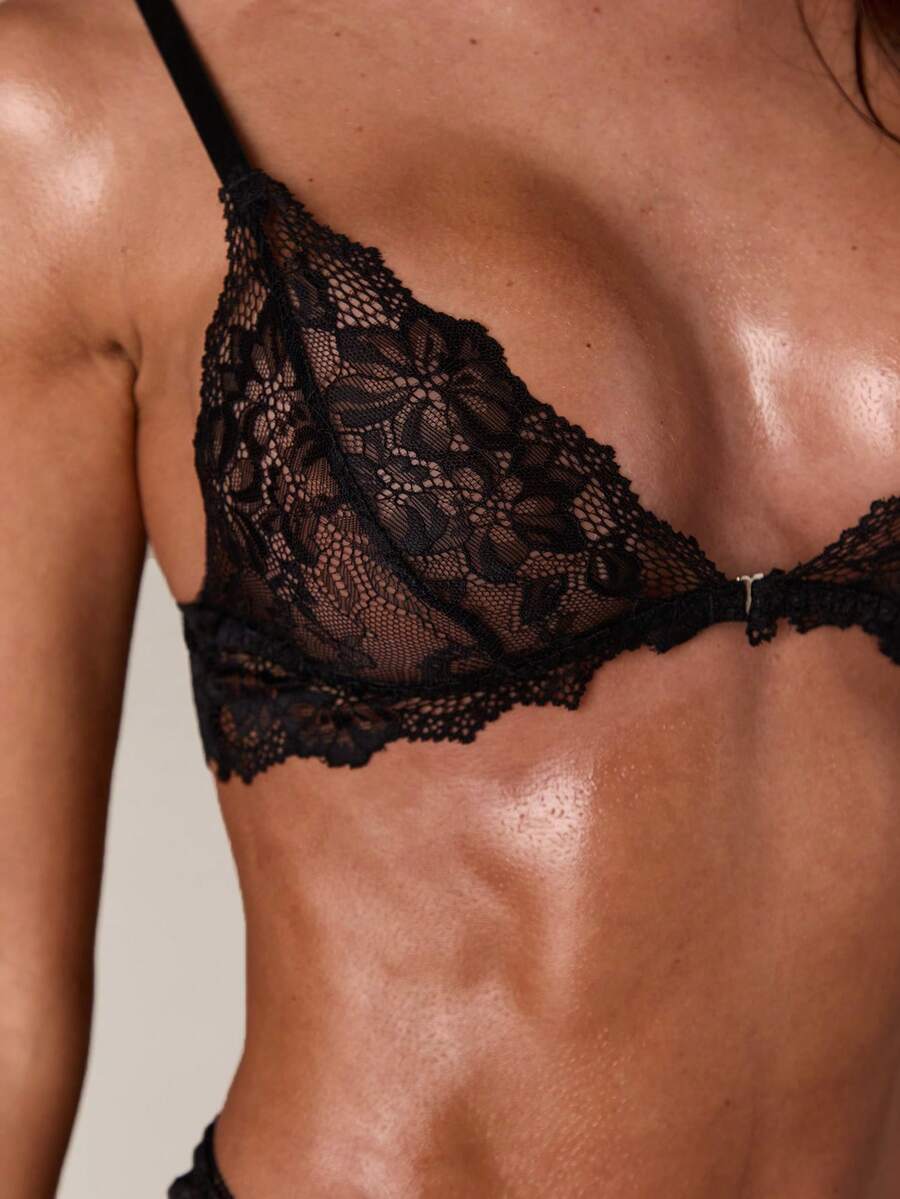SHEIN BAE طقم لانجري من الدانتيل بلون أسود