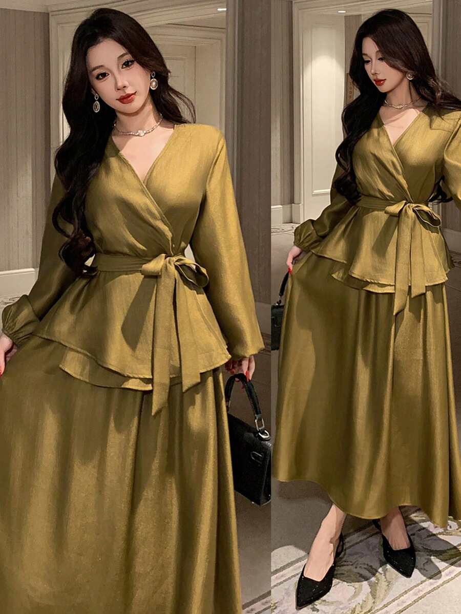 SHEIN DAZY V طقم قطعتين بلوزة بحزام وتنورة بياقة