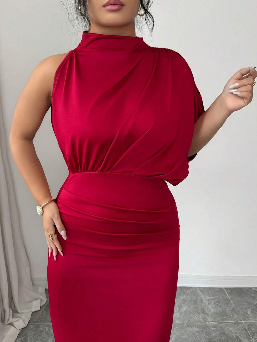 SHEIN Elenzga فستان أحمر للمقاسات الكبيرة بخصر محدد وذيل مموج