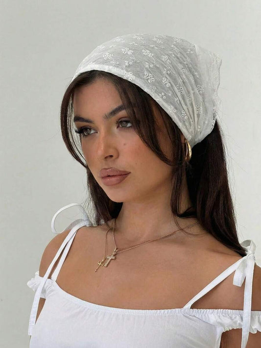 SHEIN عصابة رأس مطرزة بنمط زهري أصلي بحافة ملفوفة