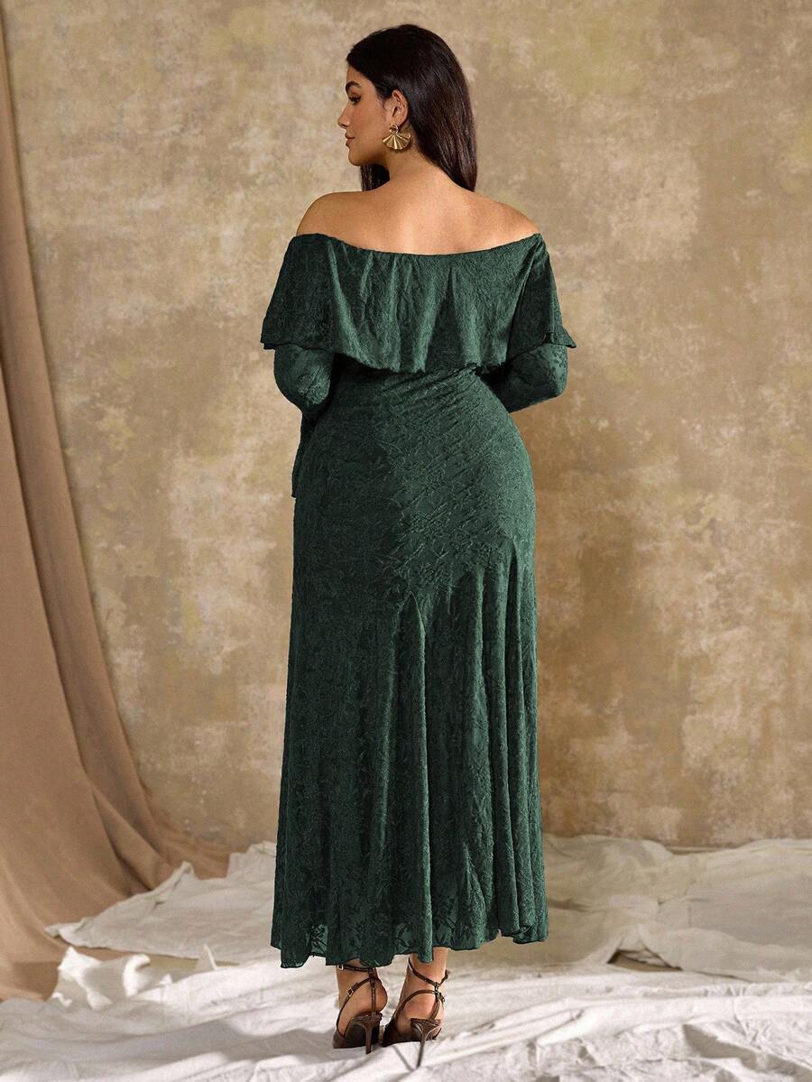SHEIN Roveilla فستان للمقاسات الكبيرة بطبعة زهور البيونيا وأكتاف مكشوفة