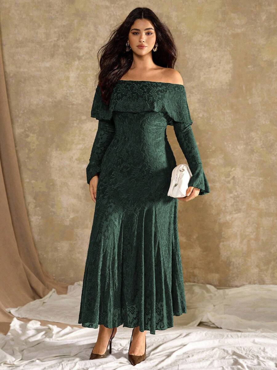 SHEIN Roveilla فستان للمقاسات الكبيرة بطبعة زهور البيونيا وأكتاف مكشوفة