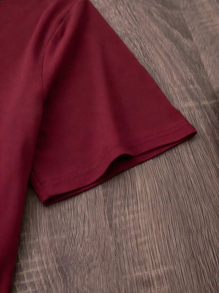 SHEIN Resyla تي شيرت نسائي مطرز بطبعة فارس بلون عنابي