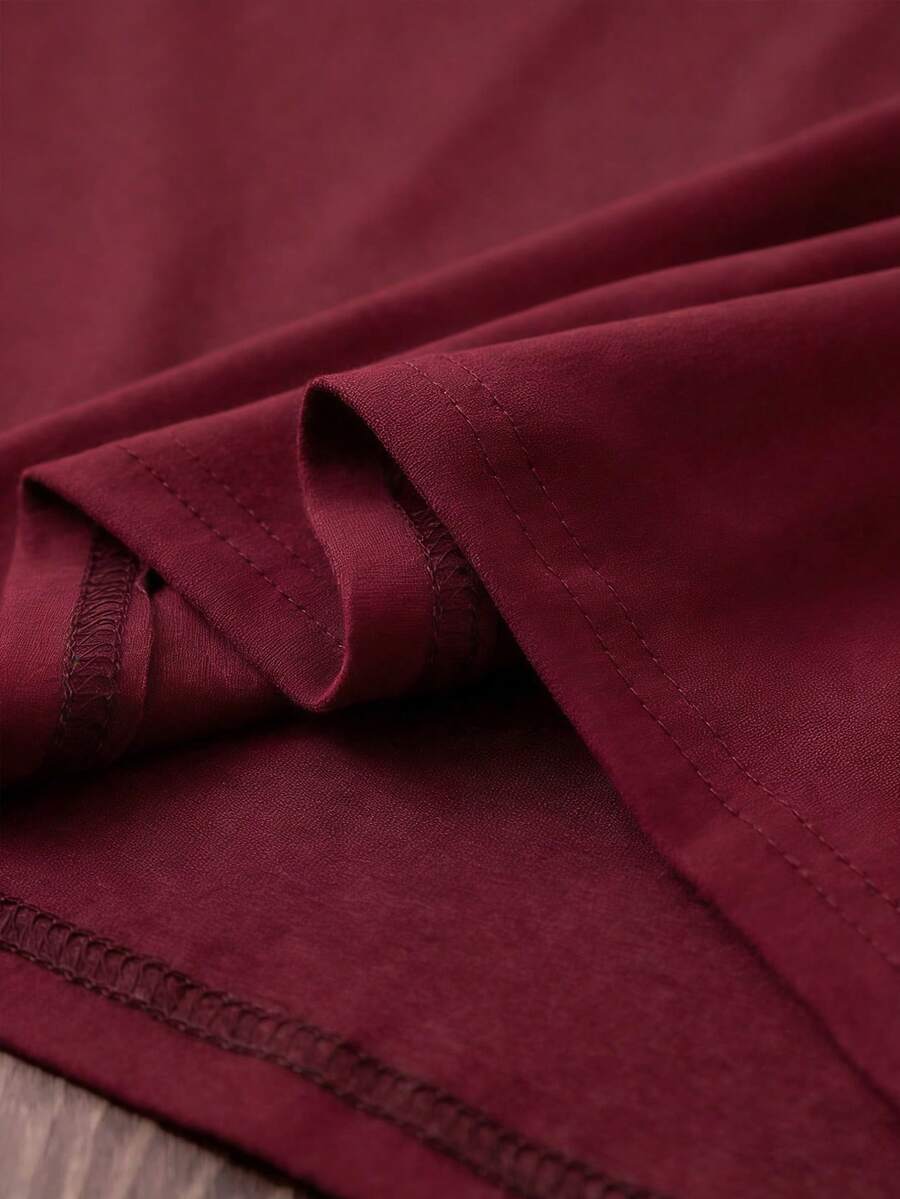 SHEIN Resyla تي شيرت نسائي مطرز بطبعة فارس بلون عنابي