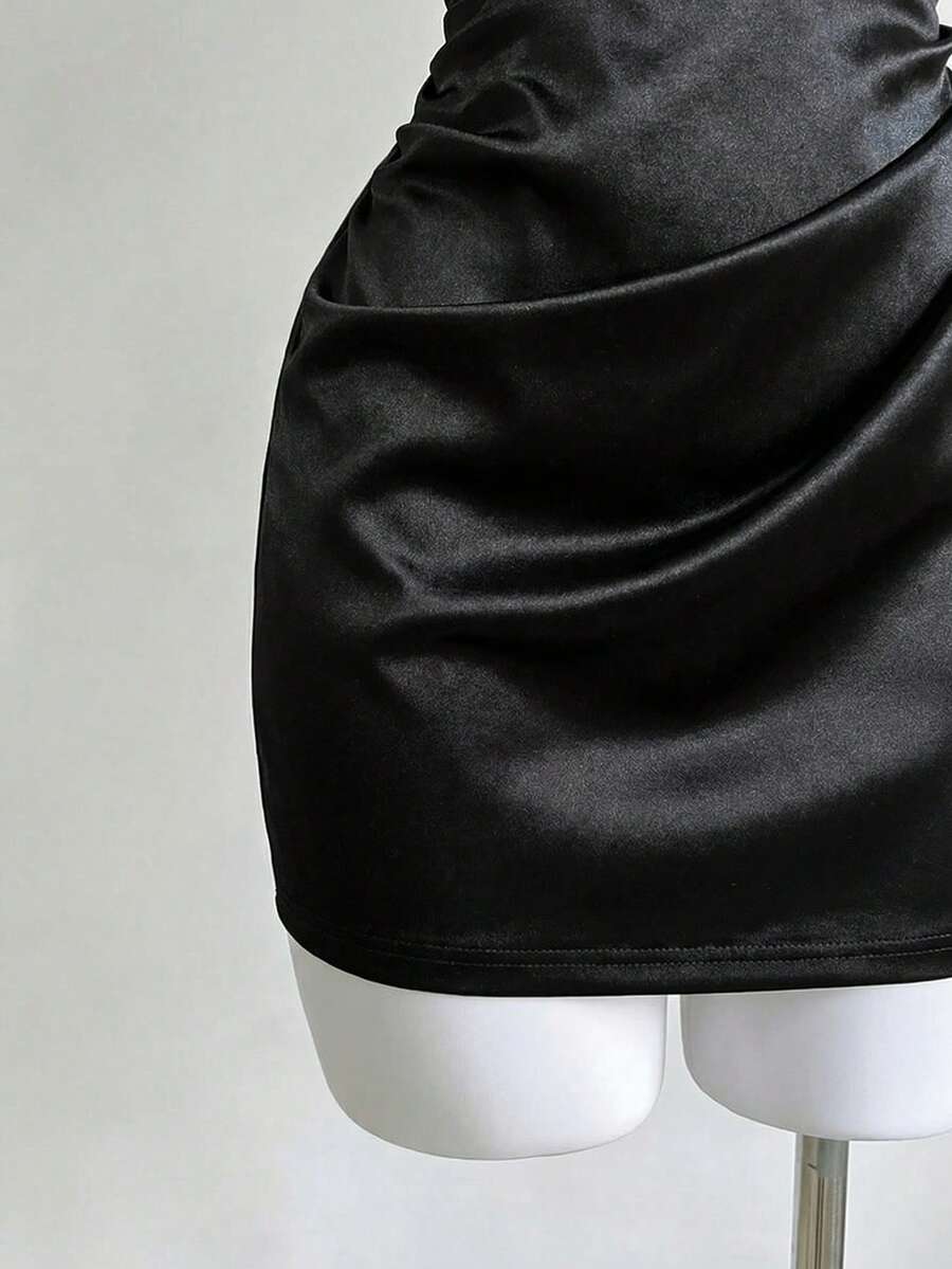 SHEIN Franclia فستان أسود من القماش الأطلسي الفاخر بحمالات رفيعة