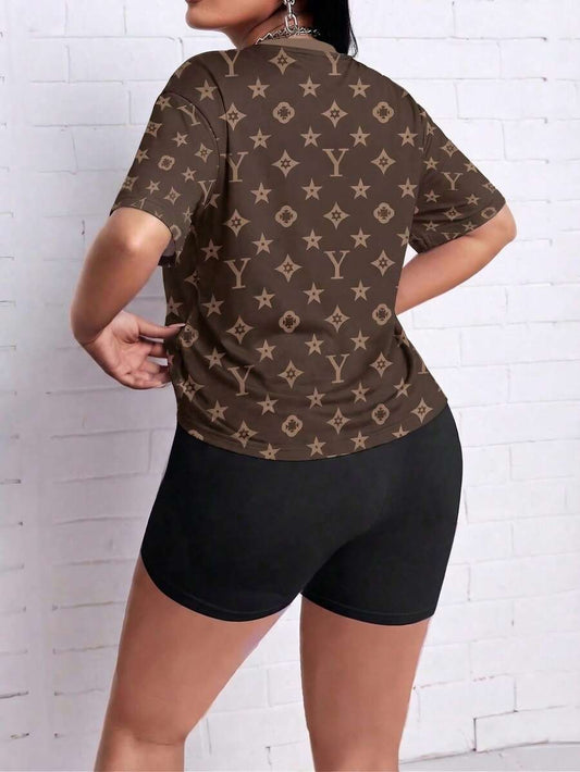 SHEIN تي شيرت نسائي بياقة دائرية بطبعة أشكال متعددة