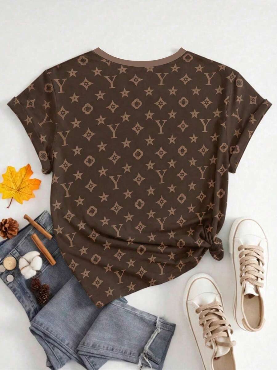 SHEIN تي شيرت نسائي بياقة دائرية بطبعة أشكال متعددة