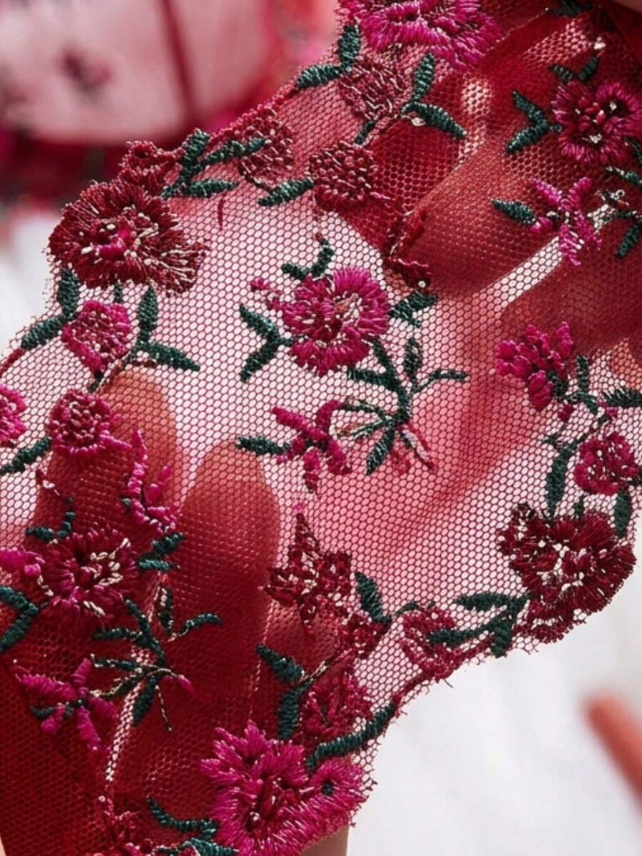SHEIN طقم لانجري قطعتين بلون عنابي مطرز بالزهور