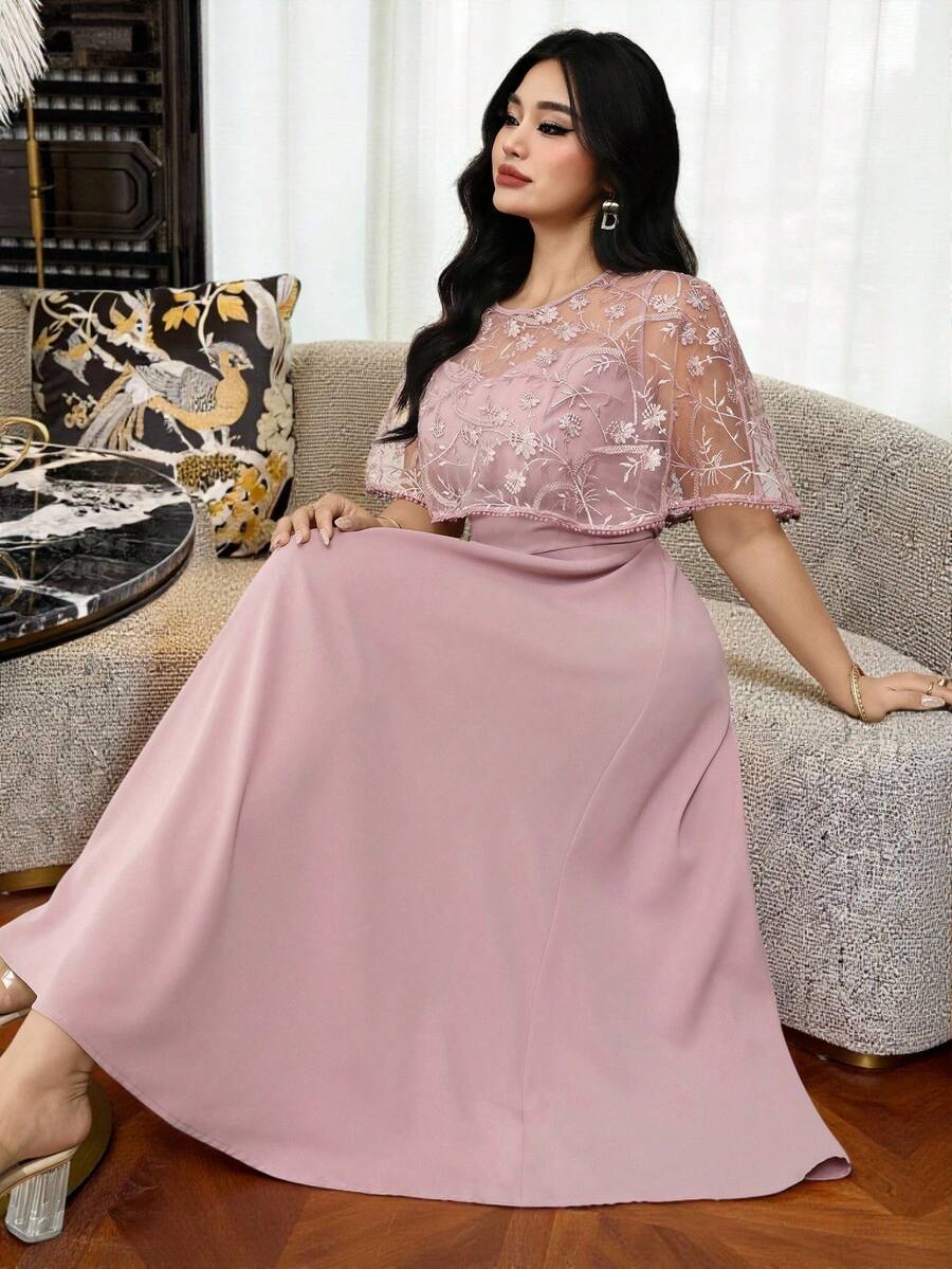 SHEIN Modelyn فستان وردي للمقاسات كبيرة بتطريز زهري وخصر مشدود