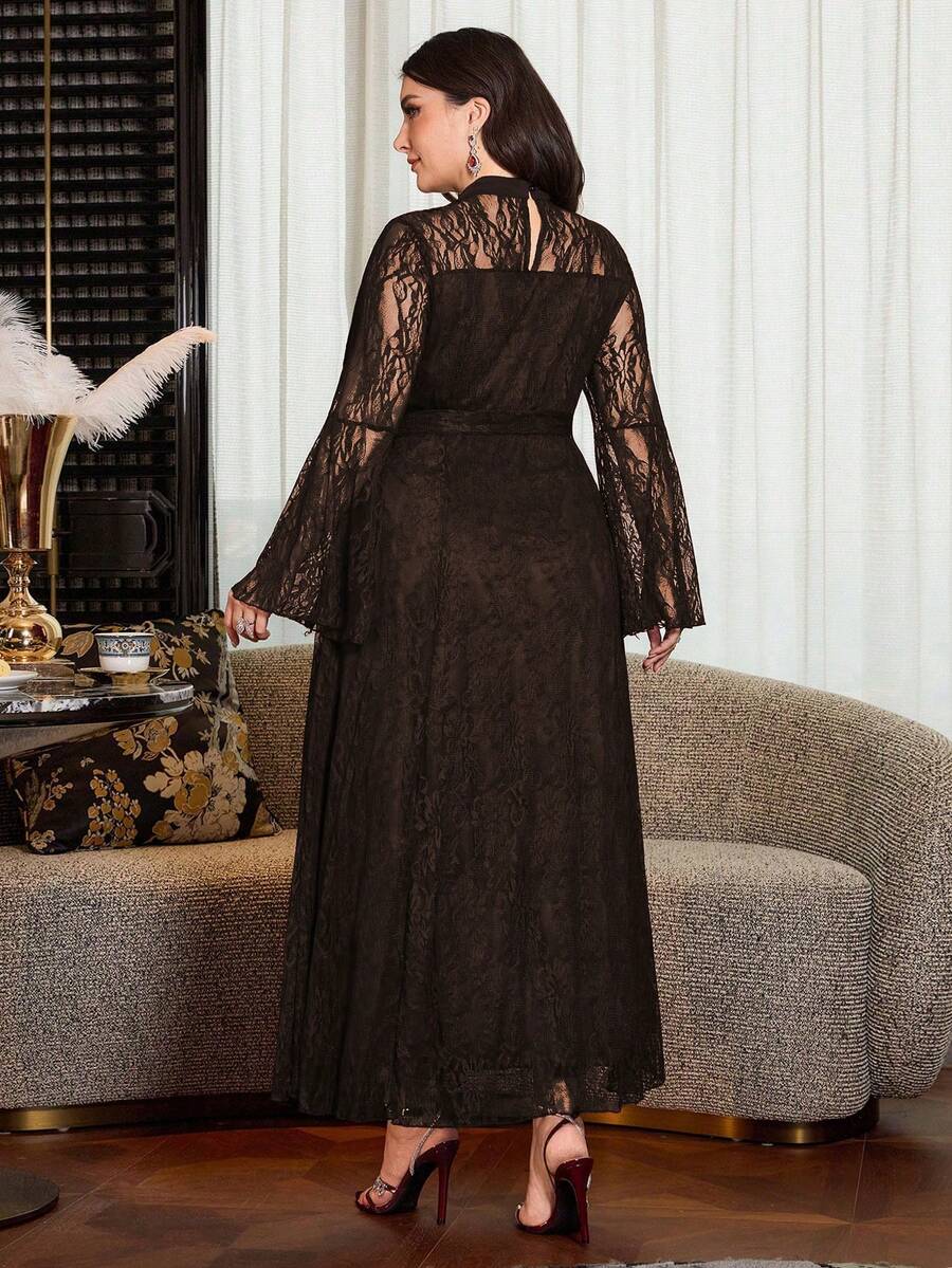 SHEIN Modelyn فستان للمقاس الكبير سادة بأكمام دانتيل طويلة وخصر مشدود