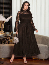 SHEIN Modelyn فستان للمقاس الكبير سادة بأكمام دانتيل طويلة وخصر مشدود