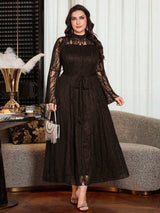 SHEIN Modelyn فستان للمقاس الكبير سادة بأكمام دانتيل طويلة وخصر مشدود