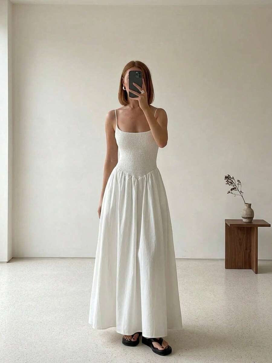 SHEIN فستان كاميسول أبيض بتصميم مجعد على الجسم
