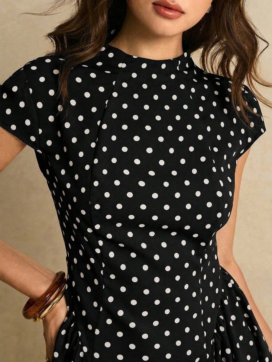 SHEIN Poéselle فستان أسود بطبعة نقاط بيضاء