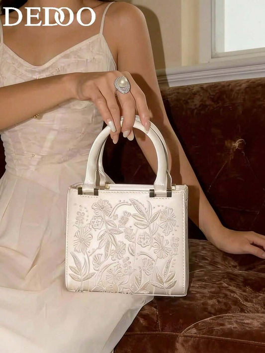 SHEIN حقيبة يد صغيرة مطرزة لؤلؤ صناعي باغلاق مغناطيسي