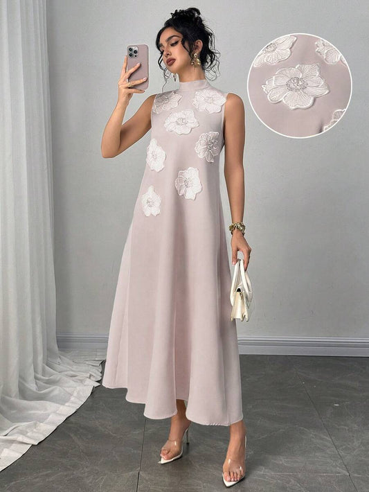 SHEIN Modelyn فستان رمادي طويل بتصميم زهور ثلاثية الأبعاد