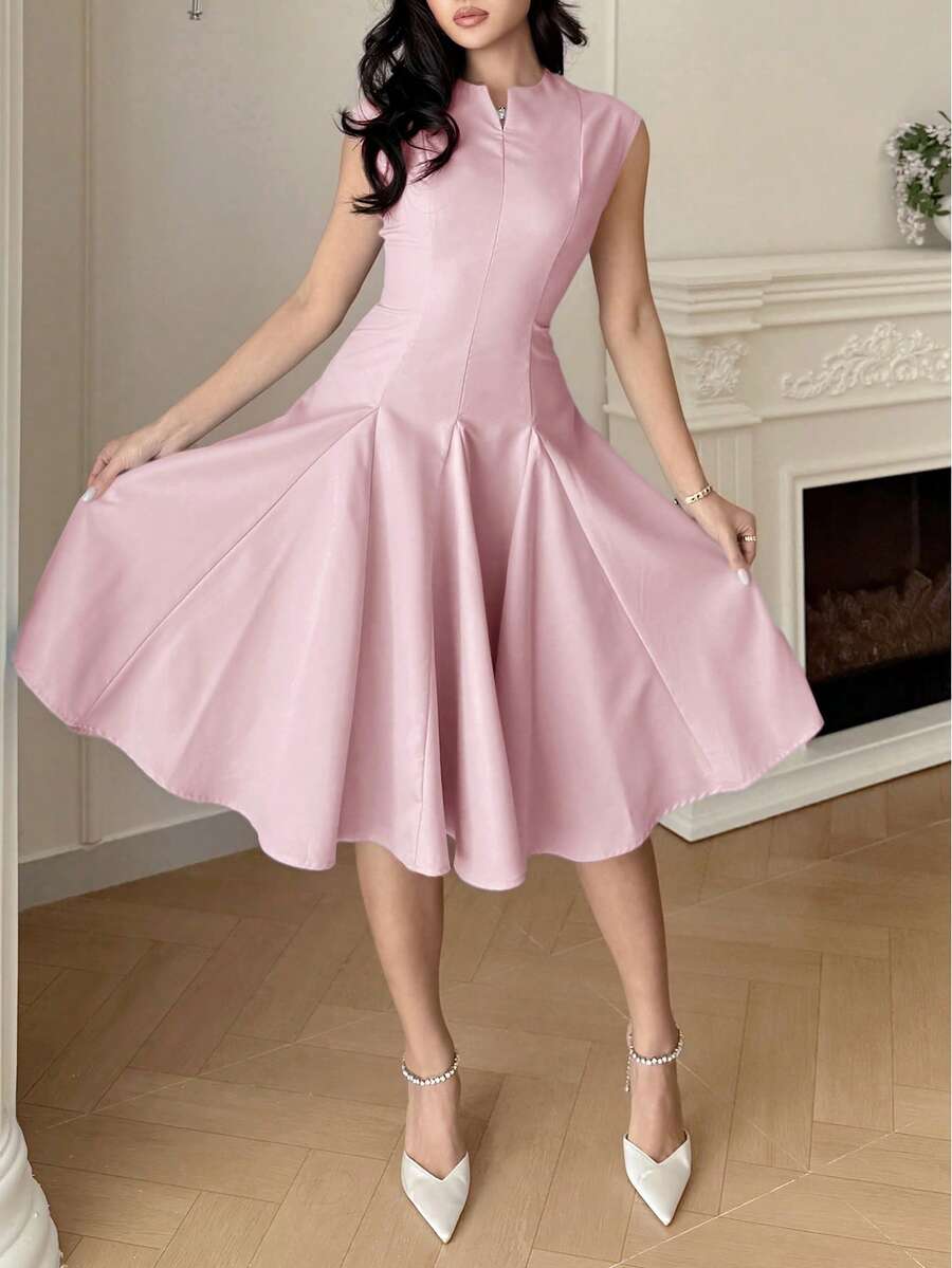 SHEIN FEYLA فستان قصير بدون أكمام بلون وردي فاتح