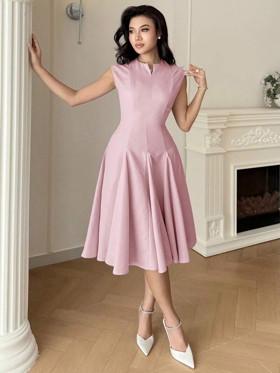 SHEIN FEYLA فستان قصير بدون أكمام بلون وردي فاتح