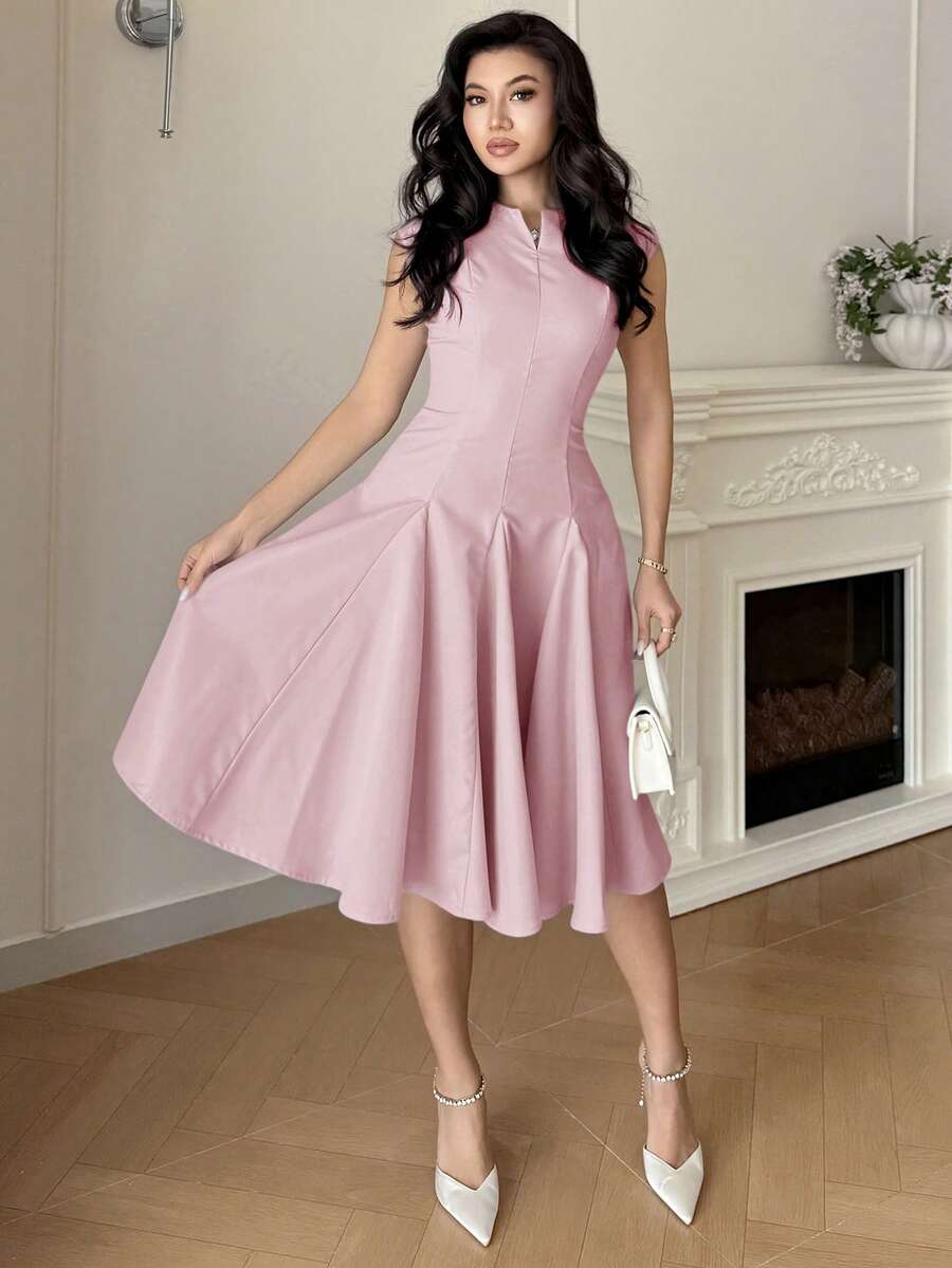SHEIN FEYLA فستان قصير بدون أكمام بلون وردي فاتح