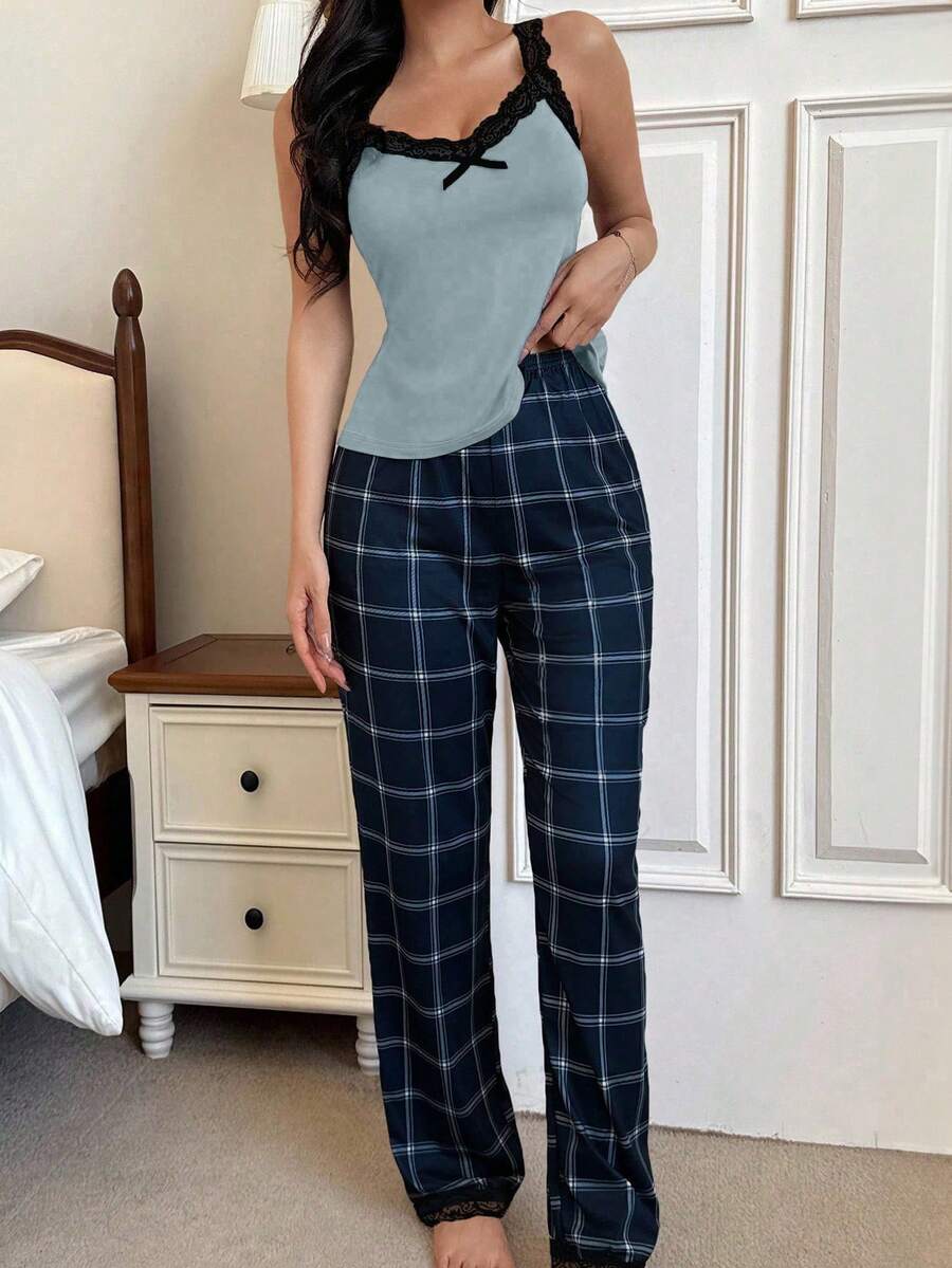 SHEIN Napfluff طقم بيجامة كامي بدانتيل وبنطال كاروهات