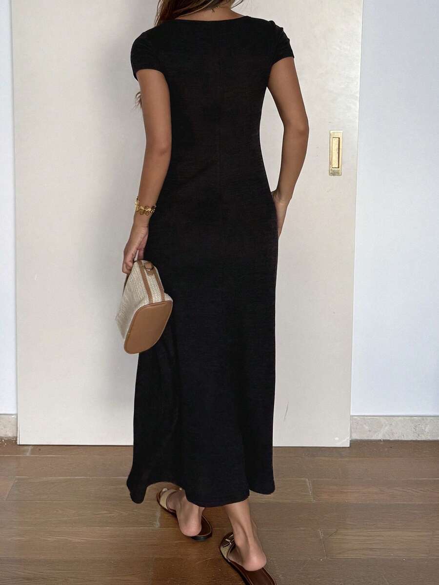 SHEIN DAZY فستان أسود بأكمام قصيرة
