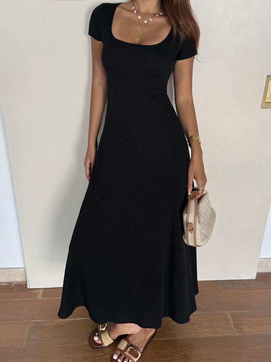 SHEIN DAZY فستان أسود بأكمام قصيرة