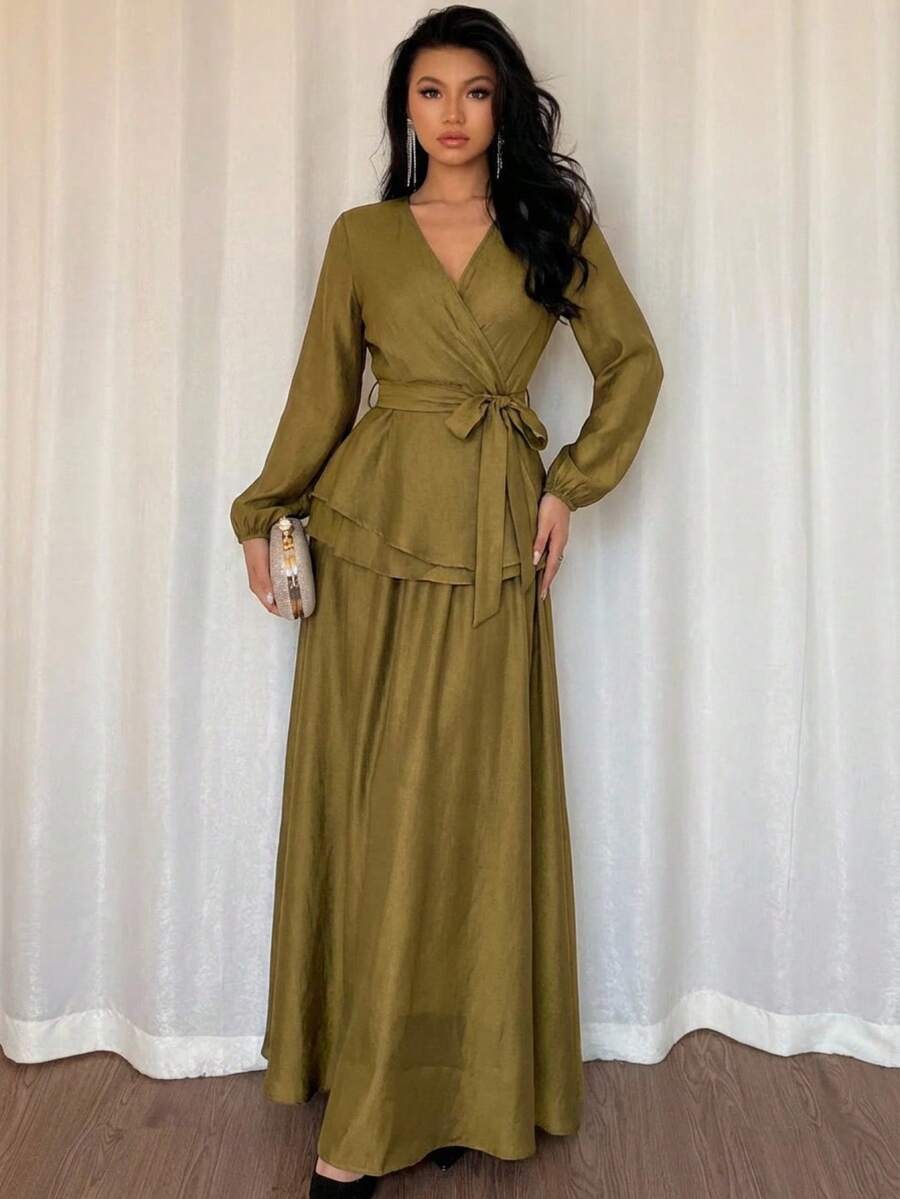 SHEIN DAZY V طقم قطعتين بلوزة بحزام وتنورة بياقة