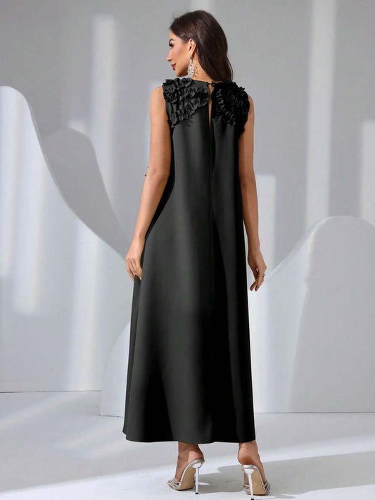 SHEIN فستان أسود أنيق بدون أكمام مزخرف بزهور ثلاثية الأبعاد