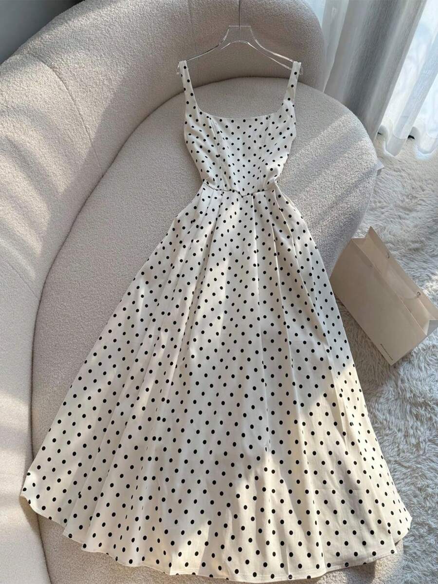 SHEIN فستان ماكسي بنقاط بولكا بطراز فرنسي عتيق بحمالات سباغيتي