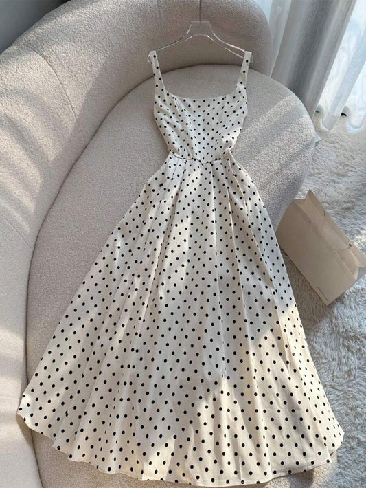 SHEIN فستان ماكسي بنقاط بولكا بطراز فرنسي عتيق بحمالات سباغيتي