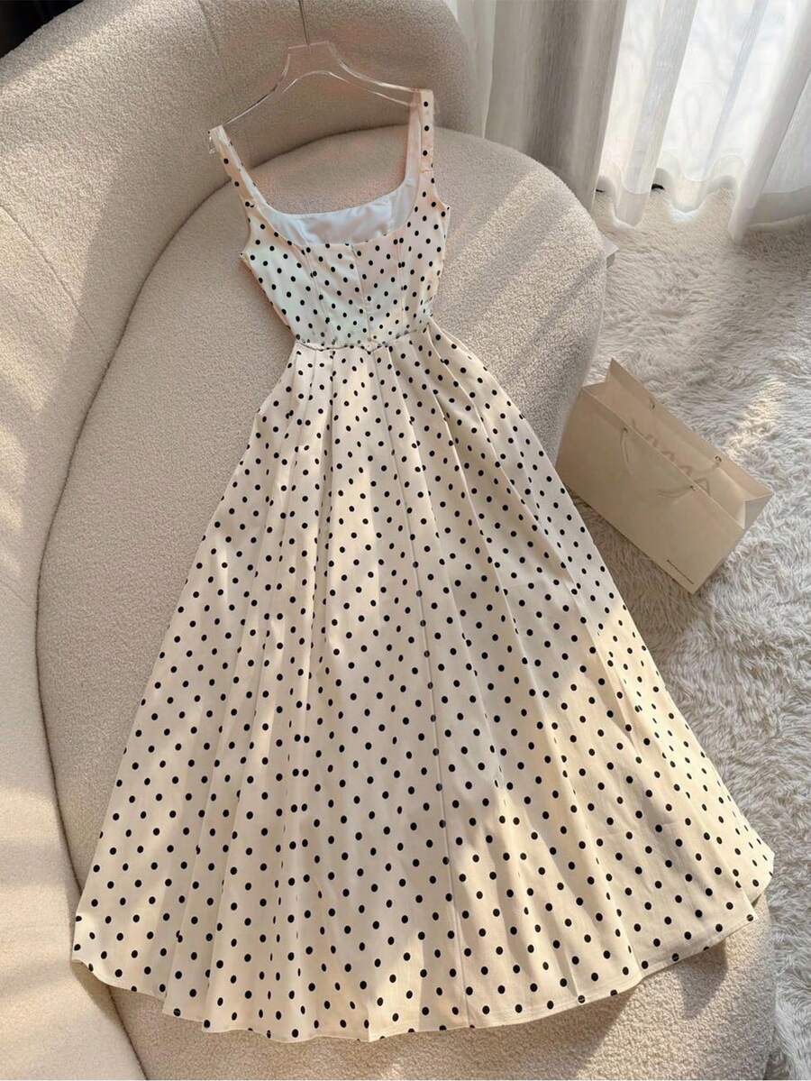 SHEIN فستان ماكسي بنقاط بولكا بطراز فرنسي عتيق بحمالات سباغيتي